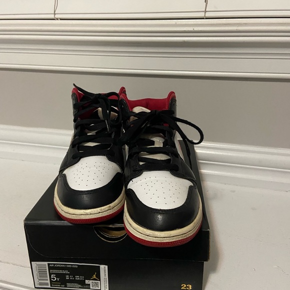 Nike Air Jordan 1 Mid GS Size 5Y - Picture 8 of 11